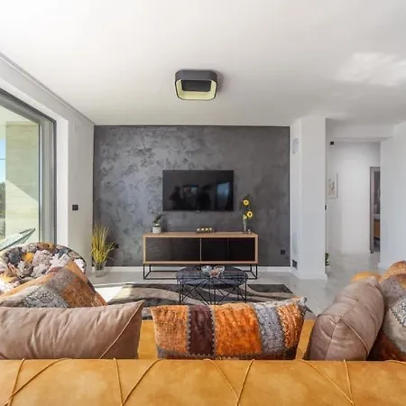 Luce Apartment *
