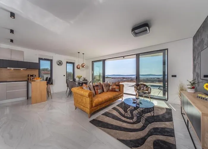 Luce דירה זאדאר